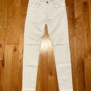 AMIRI White Runway Distressed Jeans 🔥